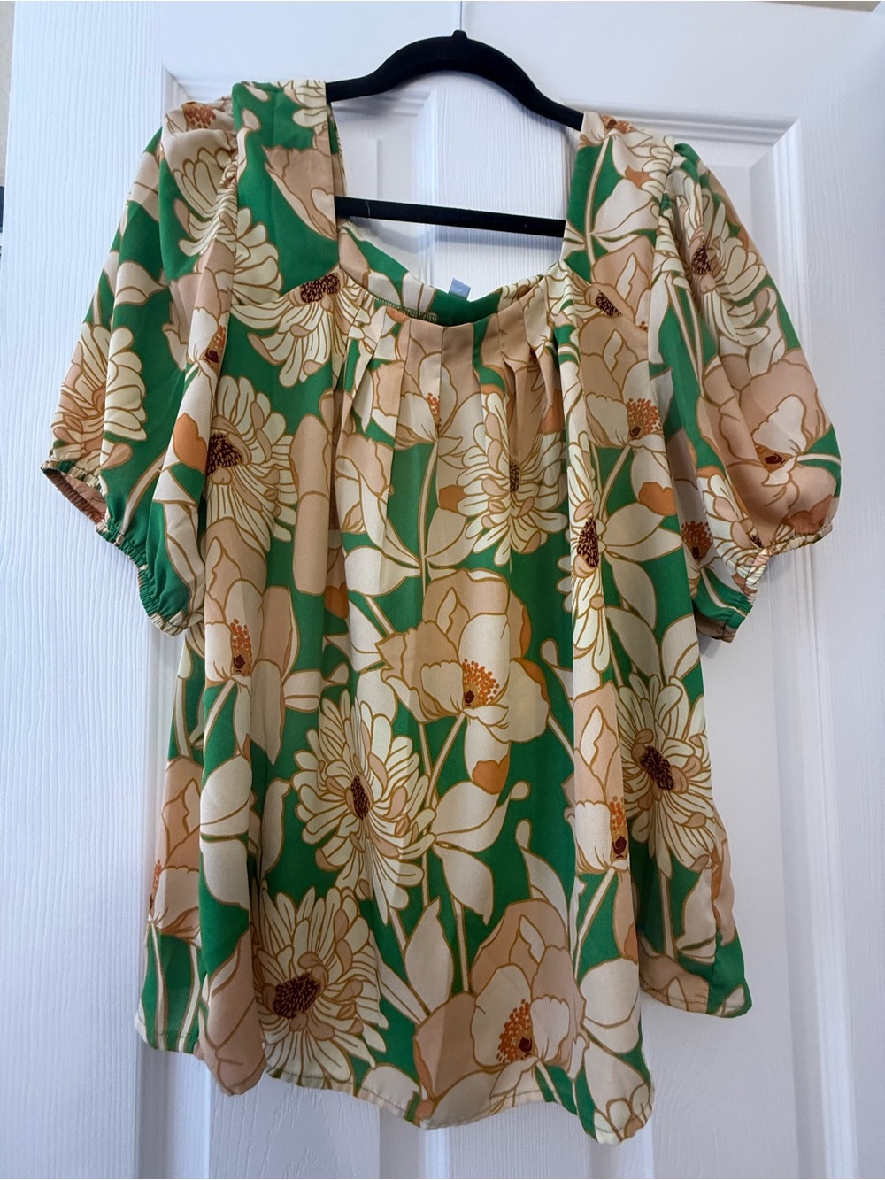 DR2 Green Floral Scoop Neck Blouse with Cream Blossoms